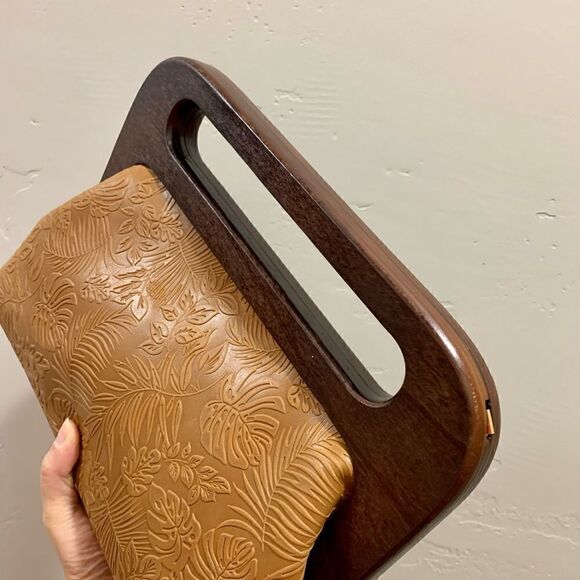 Handmade Genuine Leather Embossed Leaves Large Wood Frame Bag/Crossbody - Picture 10 of 16